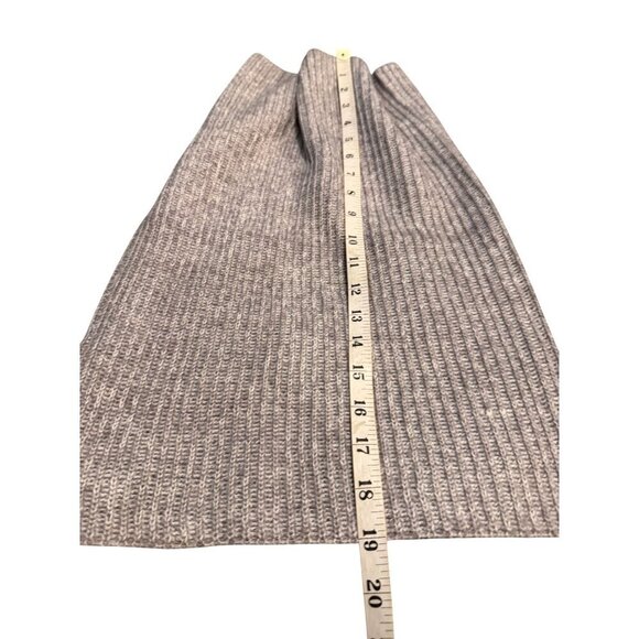 H & M Grey Knit Infinity Scarf  One Size NWT - Picture 6 of 9